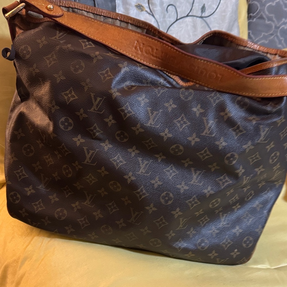 Louis Vuitton Monogram Shoulder Bag in Brown and Tan - Picture 3 of 9